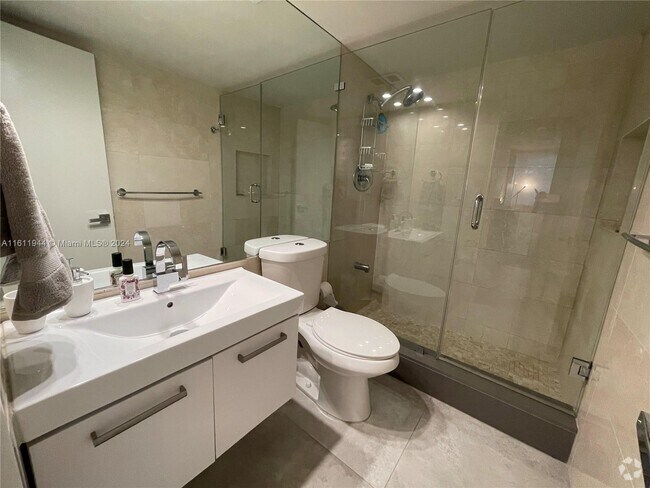 Building Photo - 150 Ocean Ln Dr Unit 3F Rental