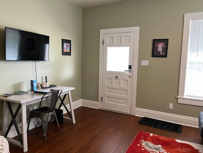 Photo - 416 S Commercial St