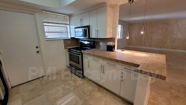Photo - 11960 NE 19th Dr