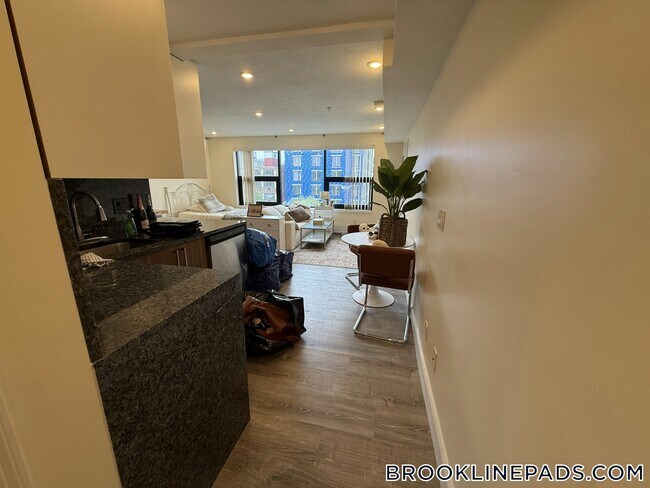 Photo - 1028 Commonwealth Ave Unidad 401