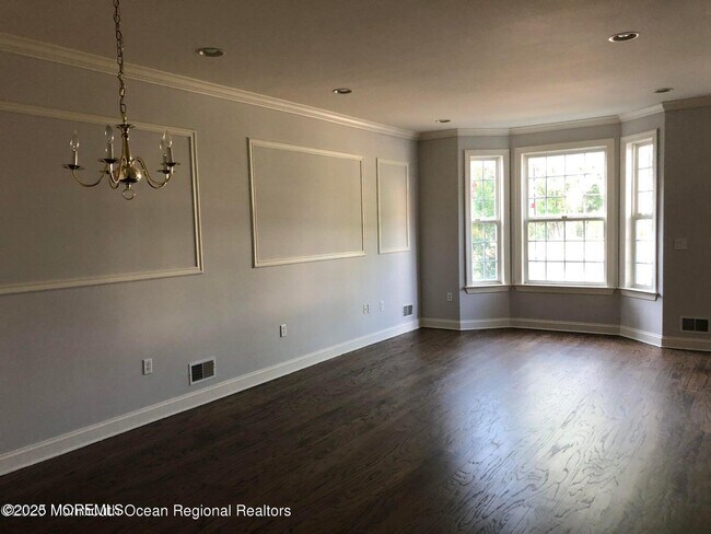 Photo - 163 Shinnecock Dr