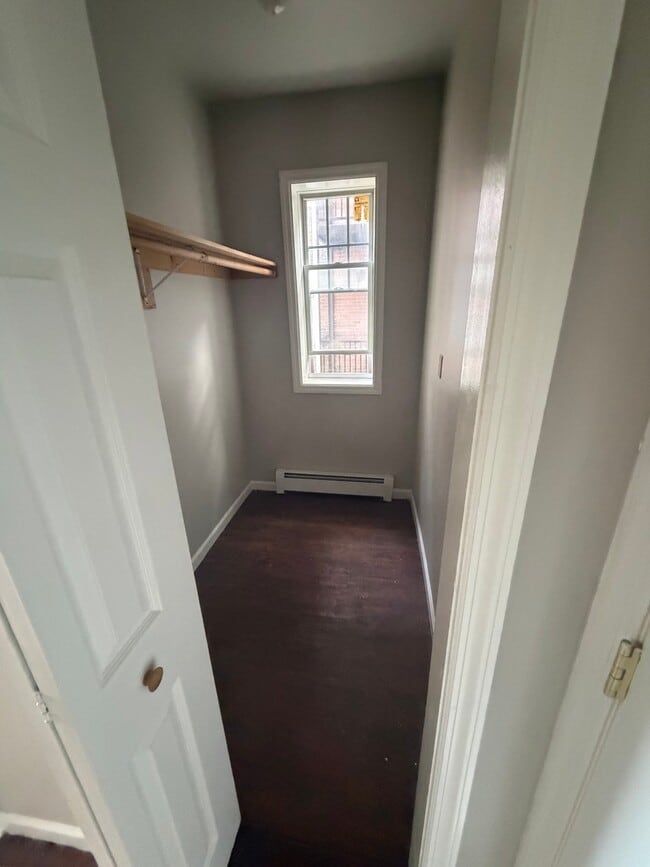 270 Sigourney St Unit 2S