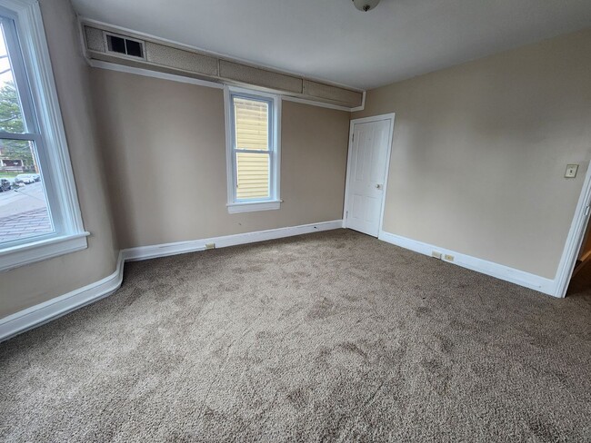 Photo - 327-329 W. King Street Unit Apt. 2