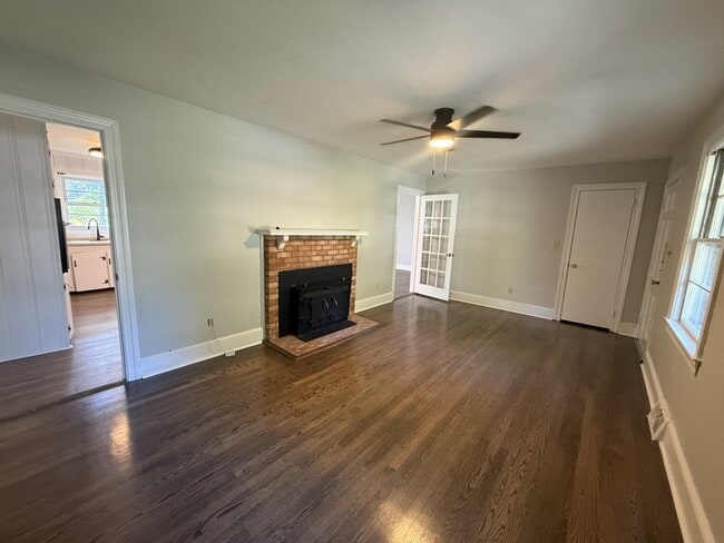 Photo - 207 Belvedere Dr