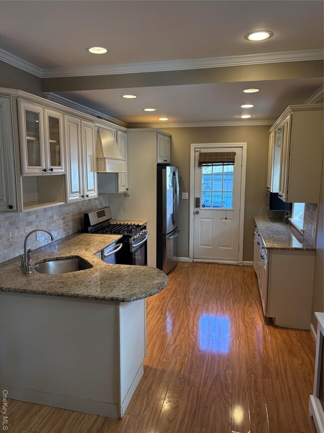 Photo - 176 Garfield Ave