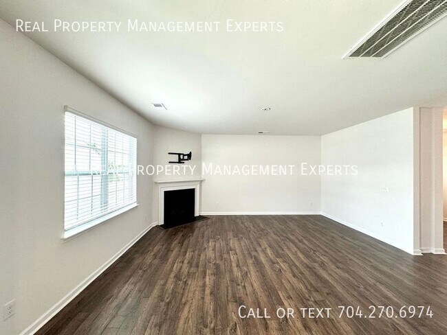 Photo - 4025 Lampasas Ln