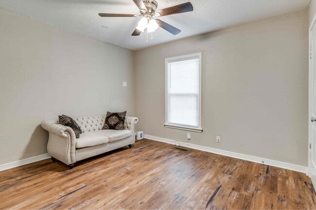 Photo - 3929 Winfield Ave