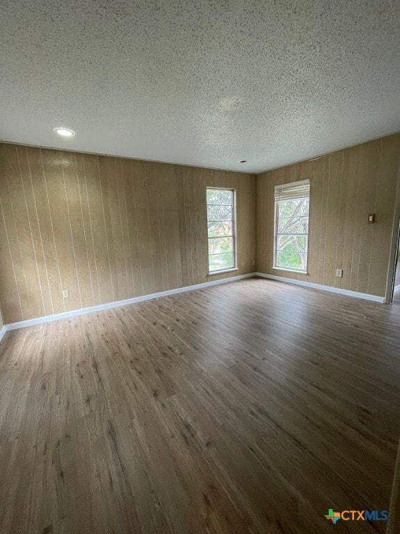 Building Photo - 1800 Charter Oak Dr