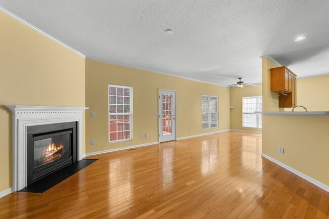 Photo - 100 Henson Pl
