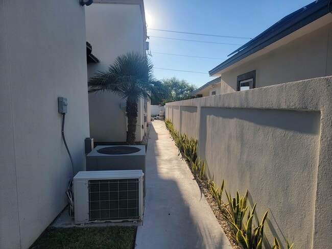 Photo - 6540 Grande Bay