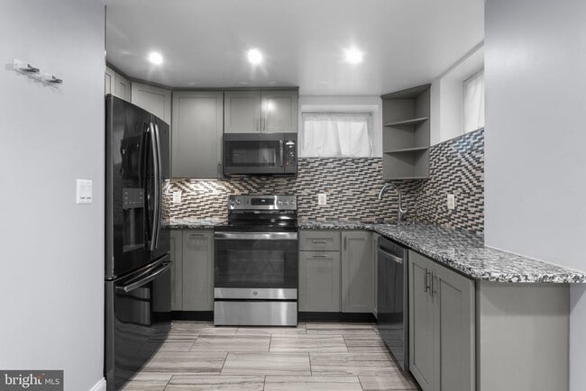 Building Photo - 1416 Meridian Pl NW Rental