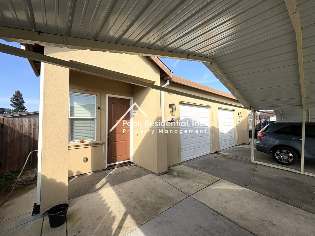 Photo - A Very Nice 3bd/1ba Sacramento Duplex with 1-Car Garage