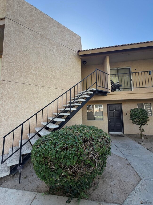 Building Photo - 10642 S Camino Del Sol Unit 4