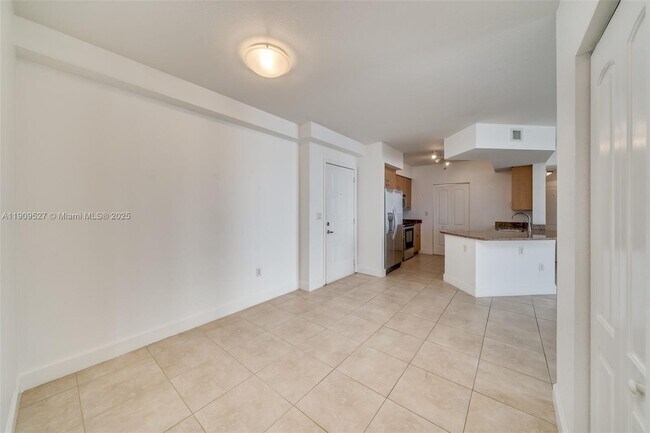 Photo - 1830 Radius Dr Unit 823