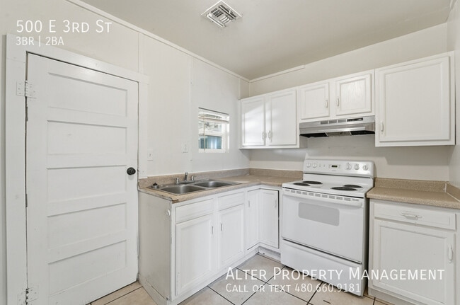 Photo - 500 E 3rd St