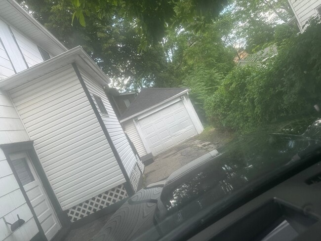 Photo - 615 W Morrell St