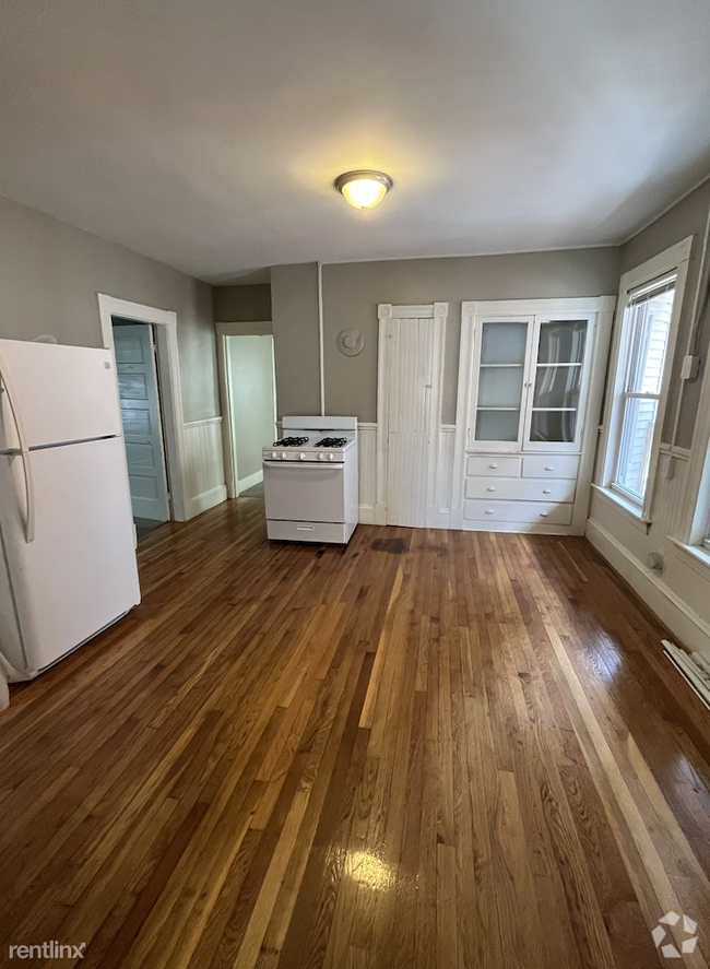 Building Photo - 4 br, 1 bath Triplex - 144 Pearl Street 3 Rental