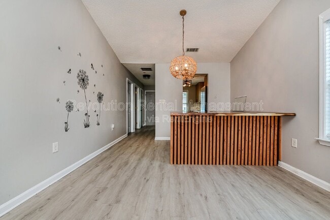 Photo - 1740 Summerwoods Ln