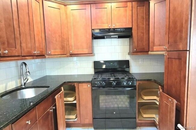 Building Photo - 56 Marlboro Rd Rental