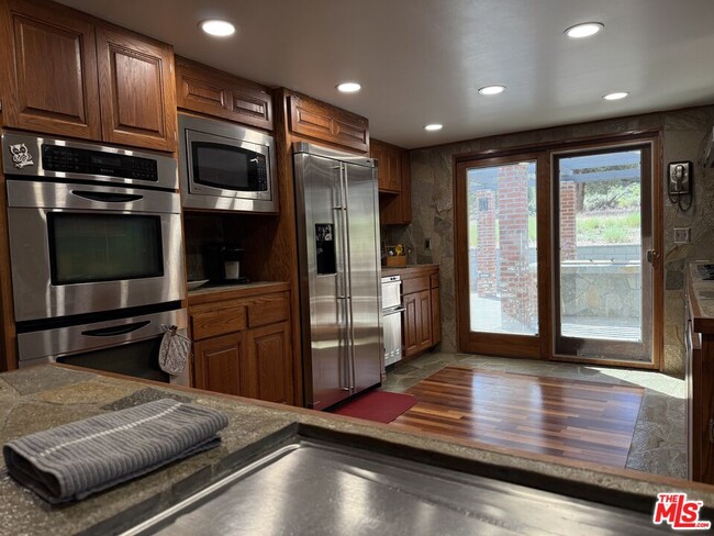 Photo - 1196 Willow Ln