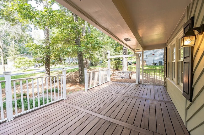Photo - Room in House on Old Mabry Pl