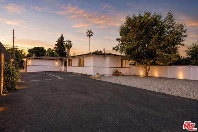 Photo - 6033 Fallbrook Ave