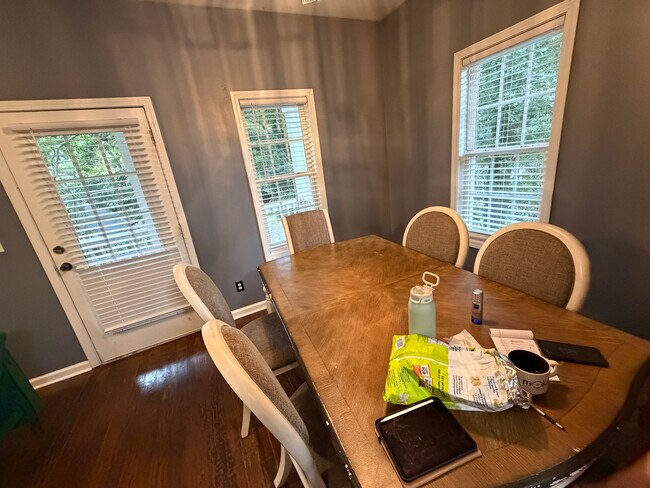 Room in Duplex on Ridge Ave NW