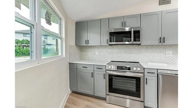 Photo - 190 Tarpon Rd