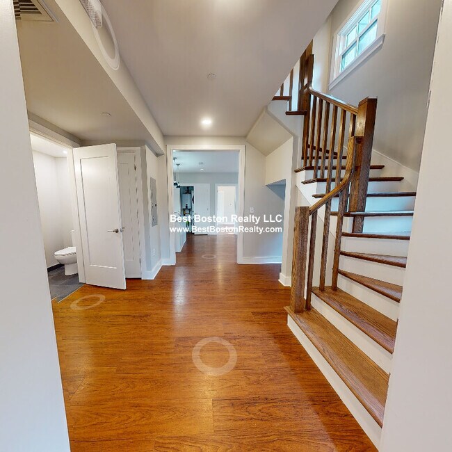 Photo - 390 Harvard St