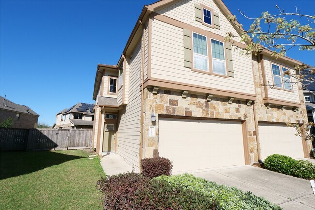 Building Photo - 12211 Stellano Ln