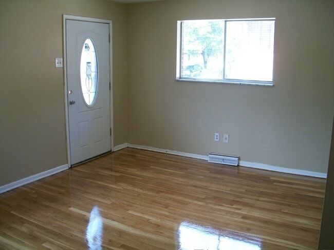 Photo - Geraldine 3960-3962 Unit 3962
