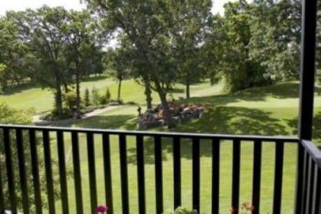 Country Club Manor Apartments