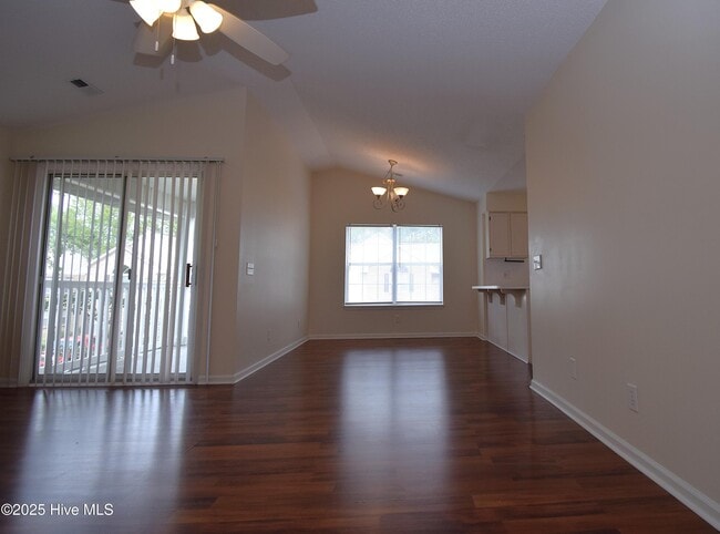 Photo - 2940 Mulberry Ln Unit F