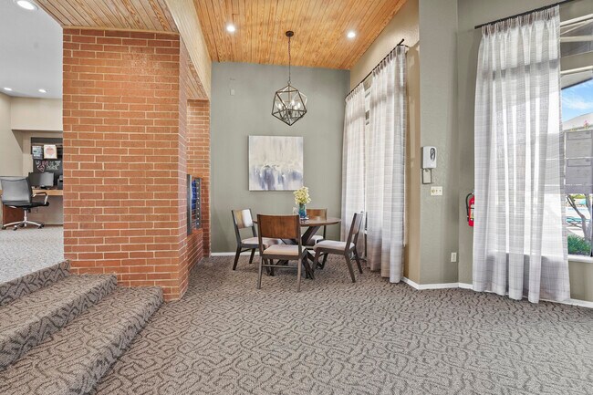 Business Office - Hunter's Ridge Apts.