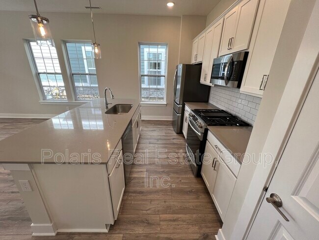 Photo - 577 Steinbeck Pl