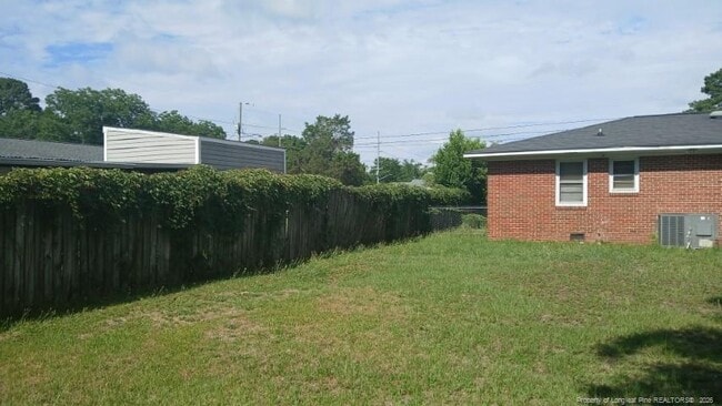 Photo - 1115 Poplar Dr
