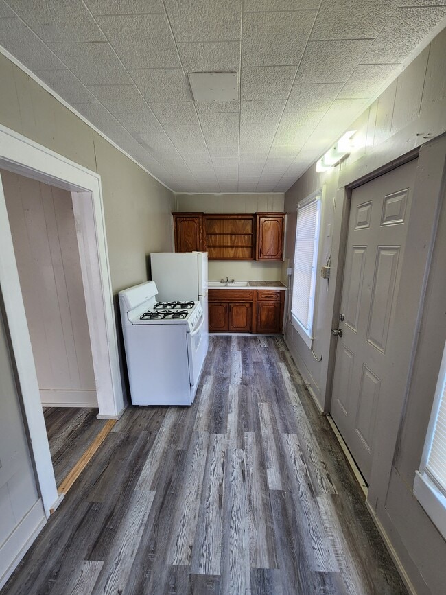 Photo - 426 W 15th St