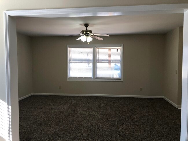 Living room - 412 Filter Plant Rd