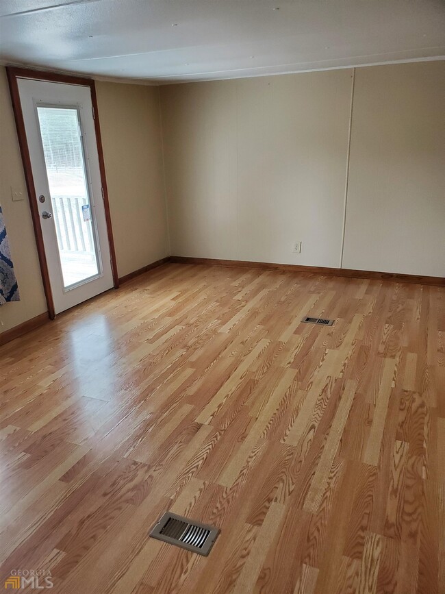 Photo - 133 Oak Lake Rd