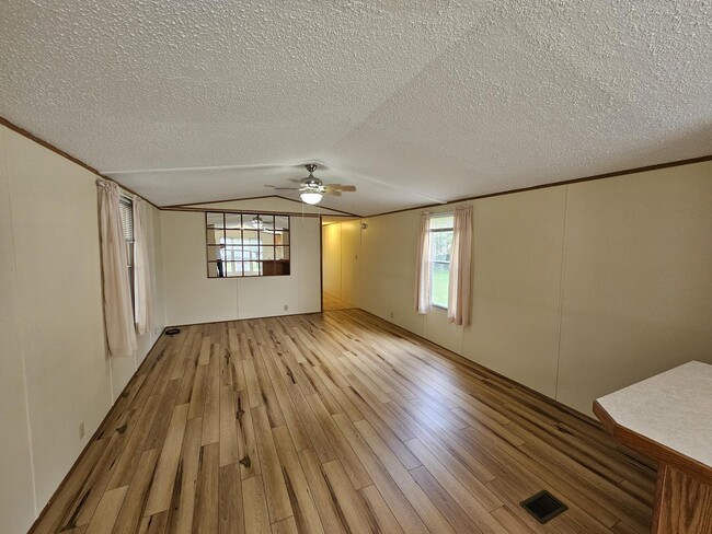 17 Sunnyfield Dr