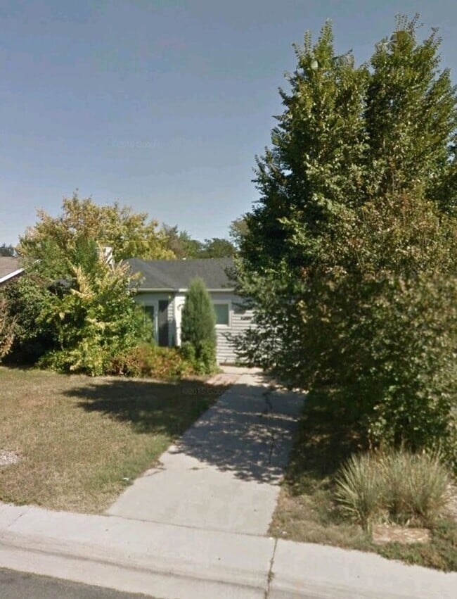 Photo - Charming 3-Bedroom Home in Aurora, CO – Your Perfect Retreat Awaits!