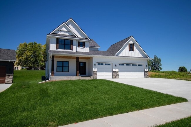 Building Photo - 4951 Noble Dr NW Rental