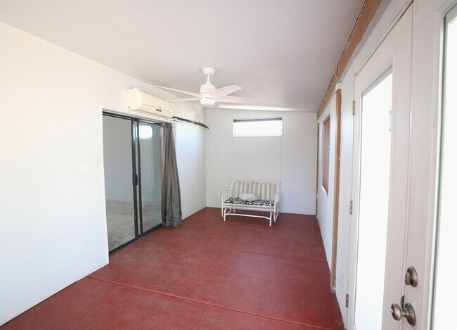 Photo - 421 E Lester St