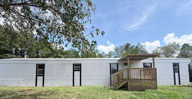 Photo - Fully Remodeled 3 Bedroom, 2 Bath Home in ...