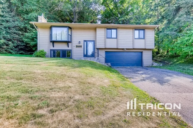 Photo - 3409 Brookview Dr