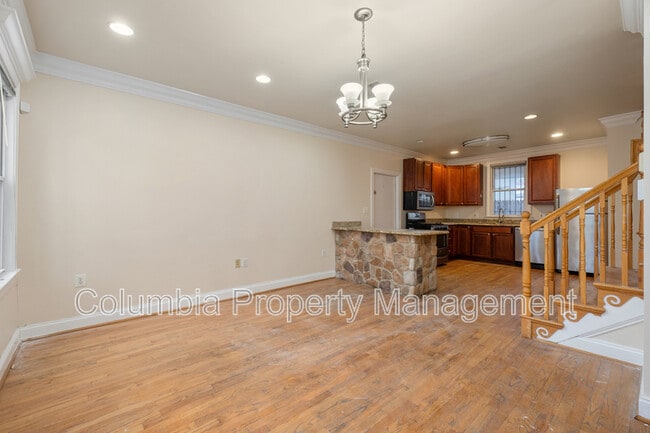 Photo - 1809 Kendall St NE