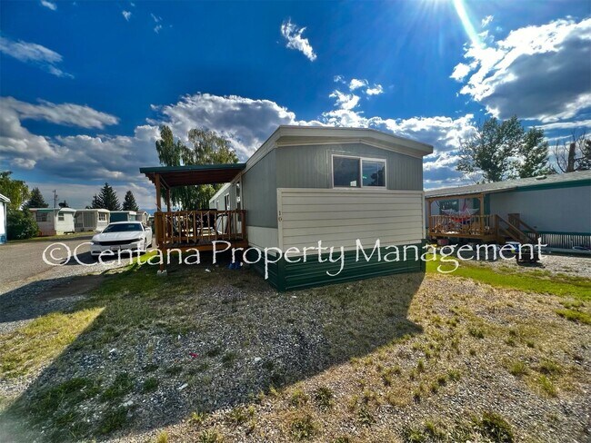 Photo - 2 bedroom mobile home on Cobban!