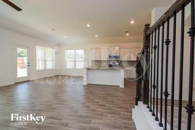 15122 Arlington Park Ave
