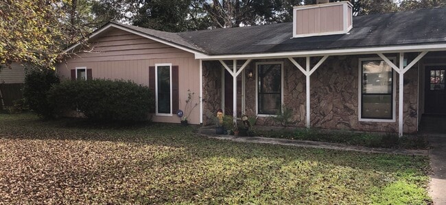 Building Photo - 203 Courtney Pl