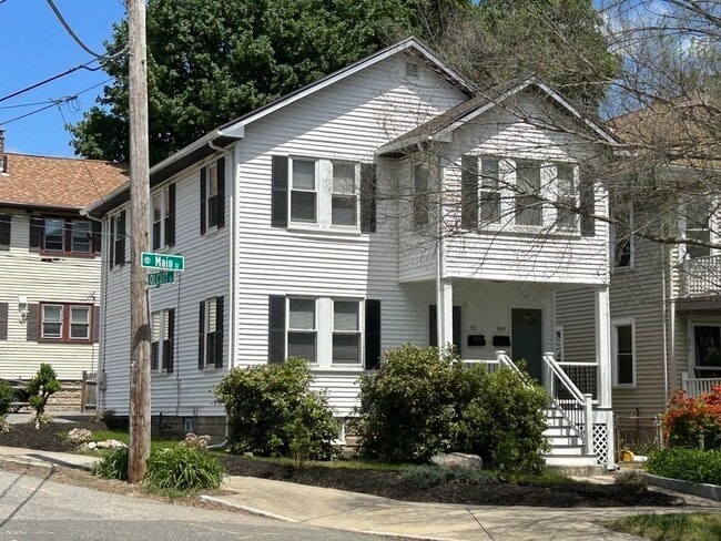 Building Photo - 549 Main St Unit 2